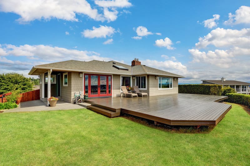 floating deck backyard