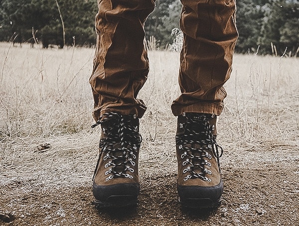 Front Garmont Dakota Lite Gtx Boots On Dirt Trail Outdoors
