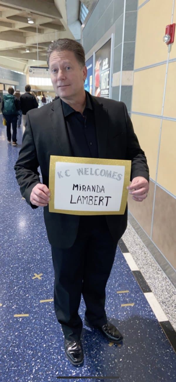 funny-airport-signs-10