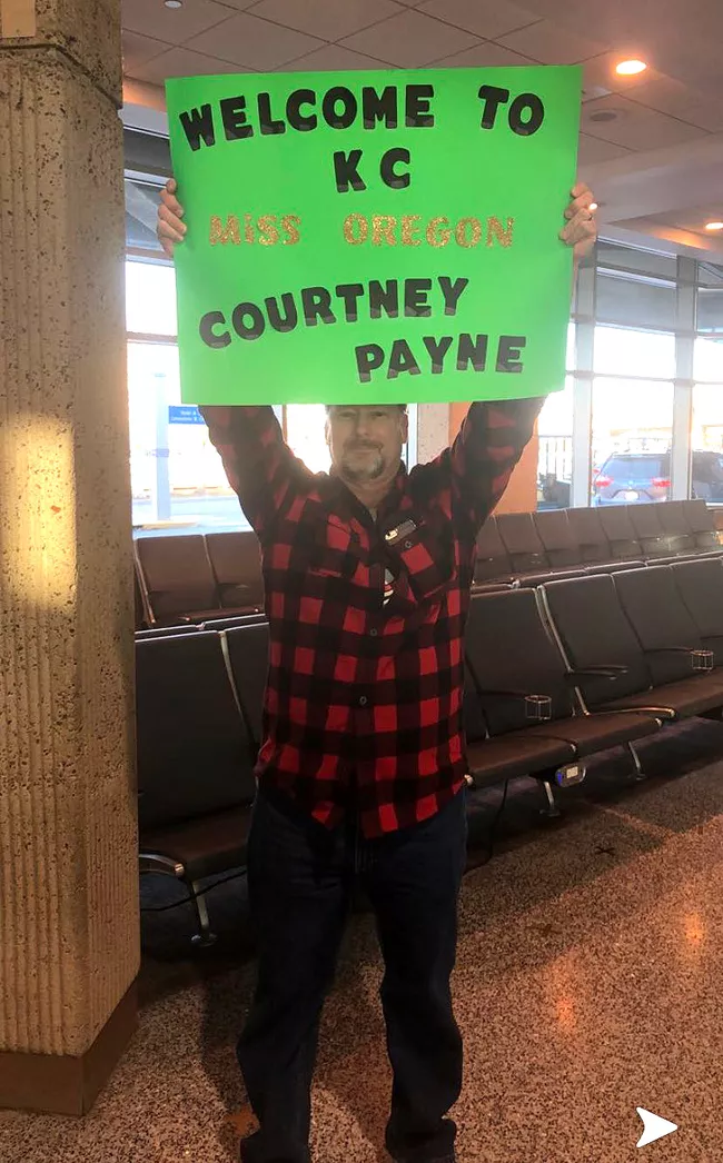 funny-airport-signs-8