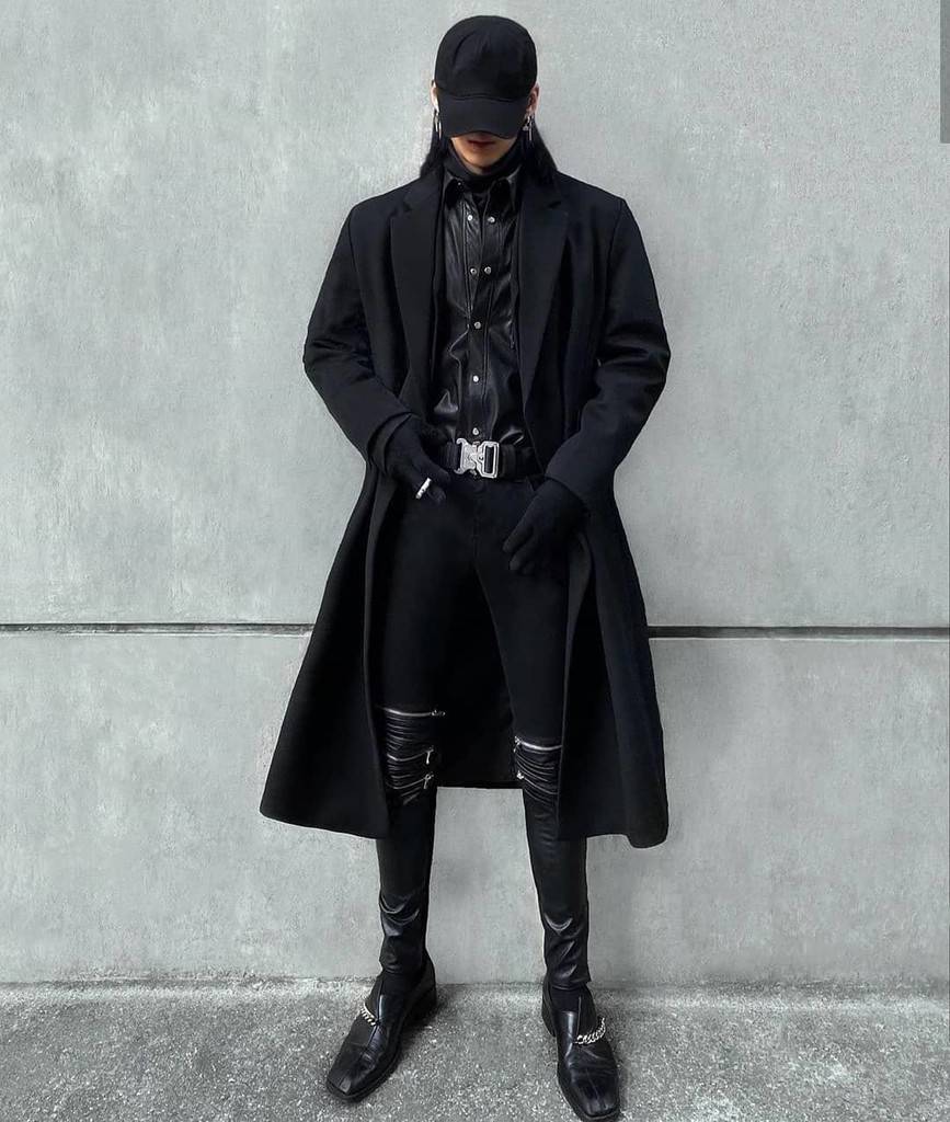 futuristic fashion for men all black outfit
