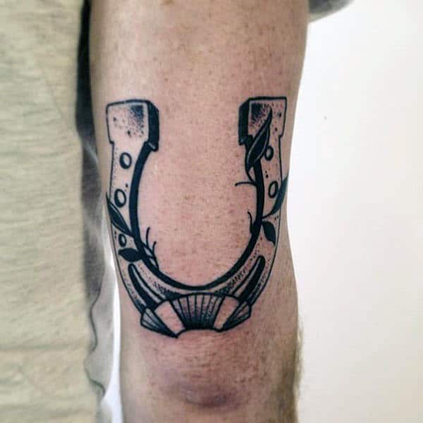 Gentleman With Horseshoe Old School Design On Tricep