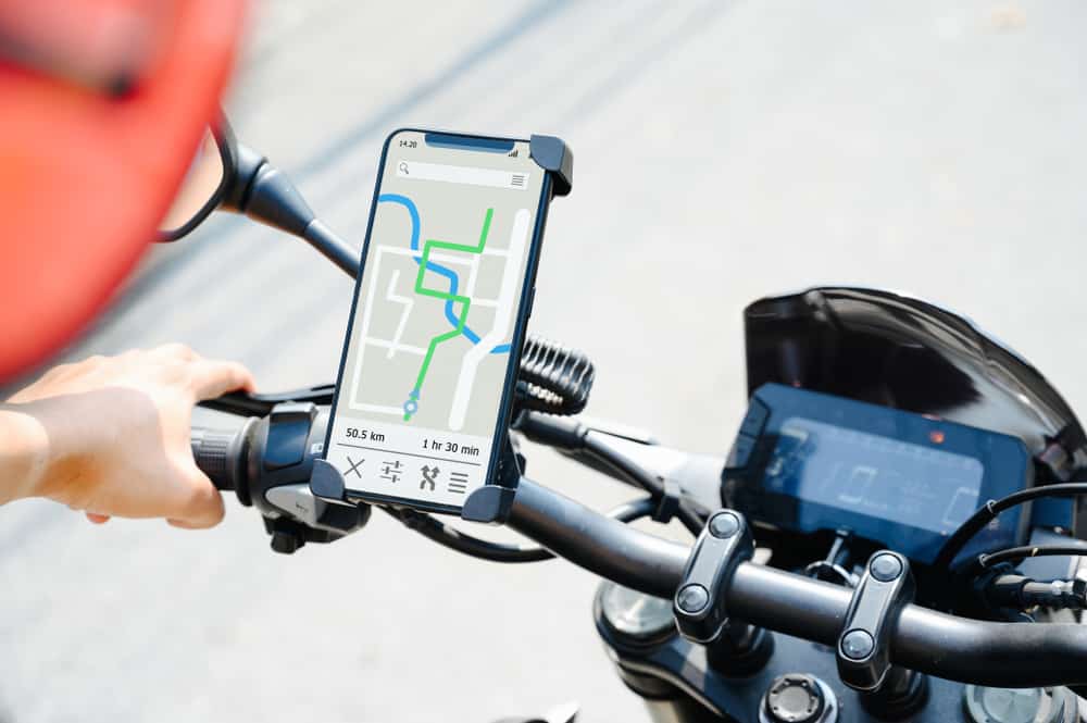 gps app screen smartphone installed at motorcycle handle bar