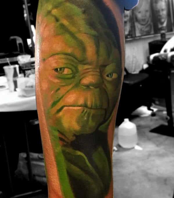 Green Glowing Yoda Male Leg Tattoo