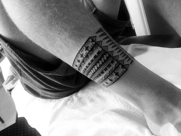 Guy With Cool Leg Tribal Band Polynesian Tattoo