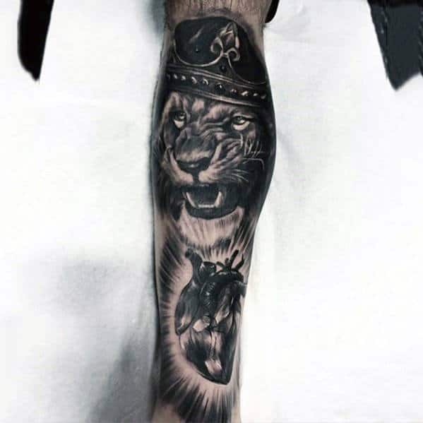 Guys 3d Realistic Lion With Crown And Heart Mens Leg Sleeve Tattoo