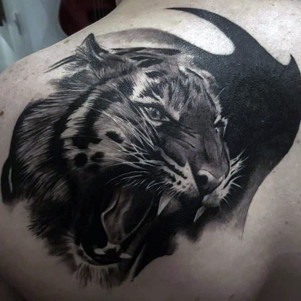 Guys Back Screaming Tiger Tattoo