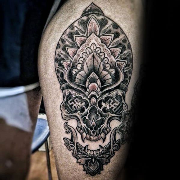Guys Decorative Amazing Skull Tattoos On Thigh