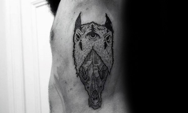 Guys Rib Cage Side Wolf Skull Detailed Tattoo Design Ideas