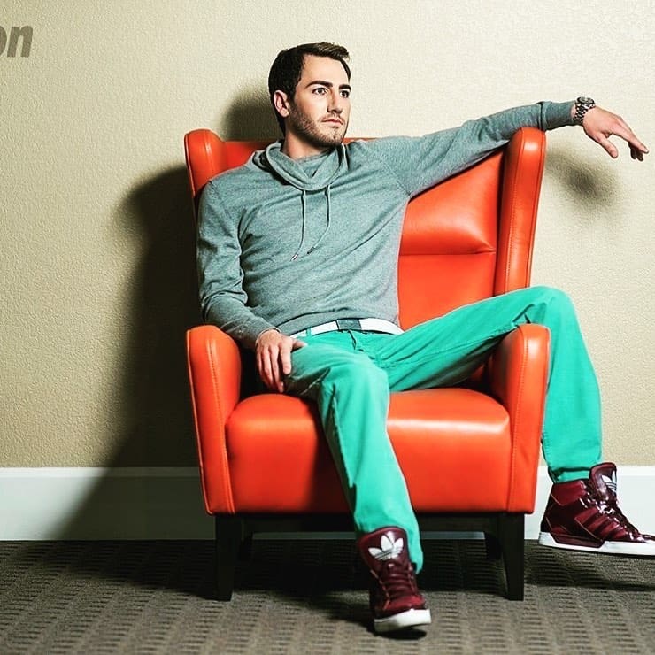 Handsome Model Green Pants Outfit