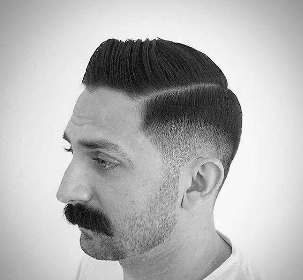 Hard Part Thin Short Hair Look For Men