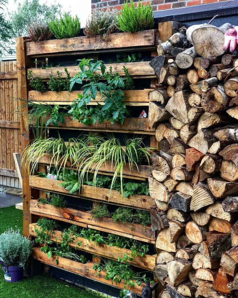 backyard pallet herb garden