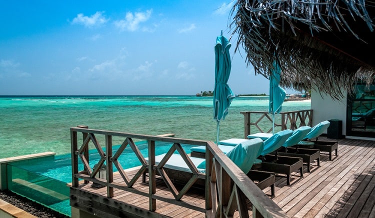 holiday deluxe above ground infinity pool deck