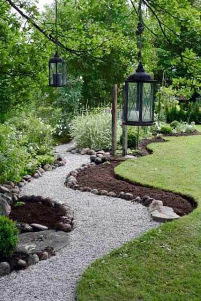 freeform gravel path