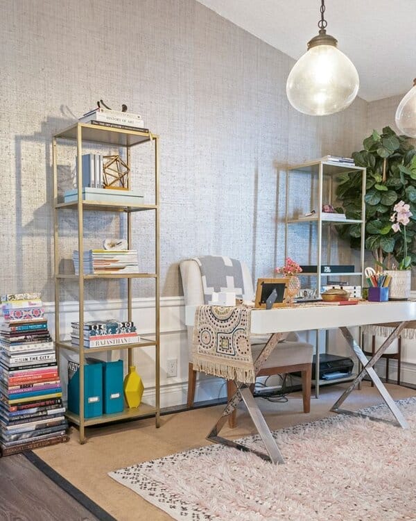 Chic globe pendant lights in a home office, providing bold illumination and enhancing the room’s stylish, welcoming atmosphere.