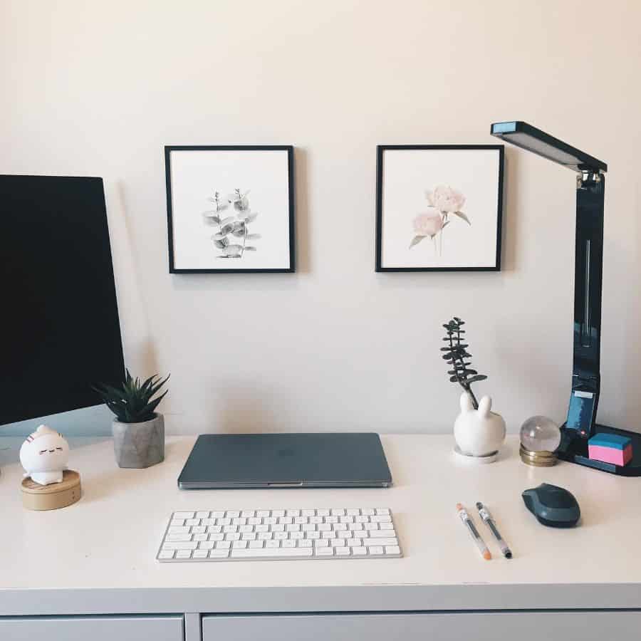 minimalist home office setup mac