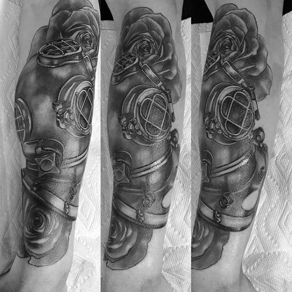 Leg Diving Helmet Tattoo On Men
