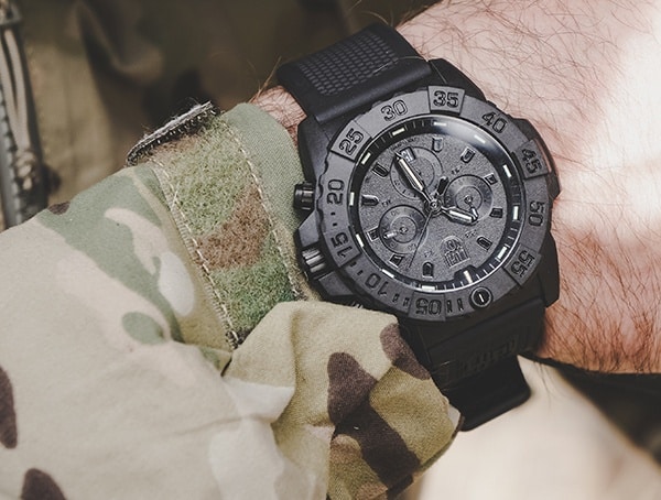 Luminox Mens Navy Seal Chronograph Watches Review