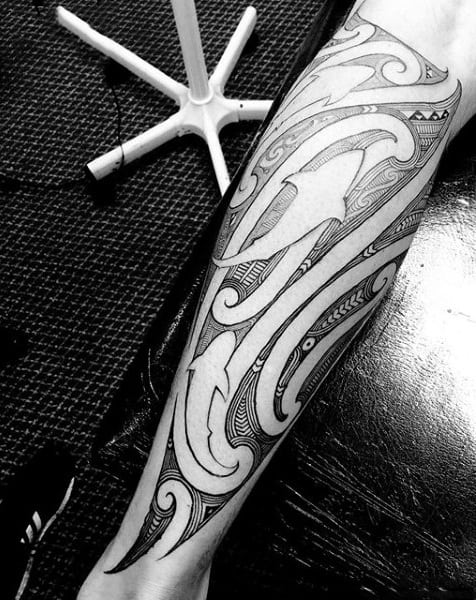 Mal With Maori Shark Tribal Tattoo On Leg
