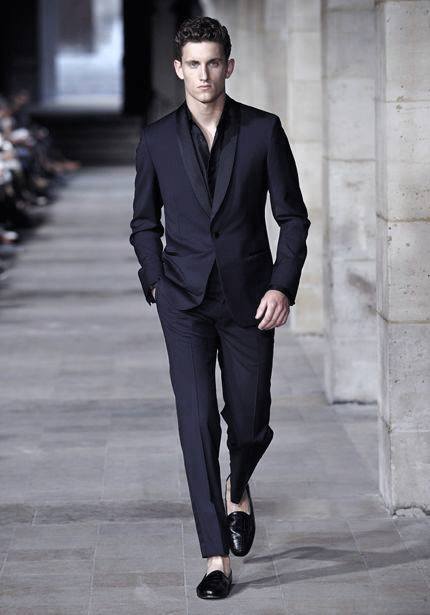 Male Navy Blue Suit Black Shoes Style