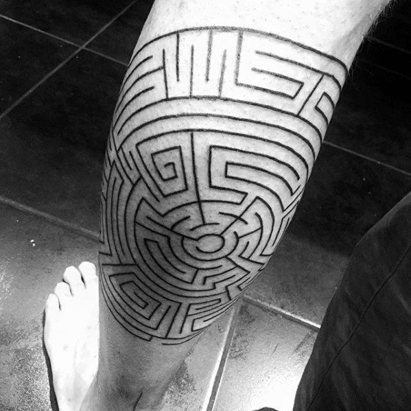 Male With Cool Back Of Leg Simple Maze Tattoo Design
