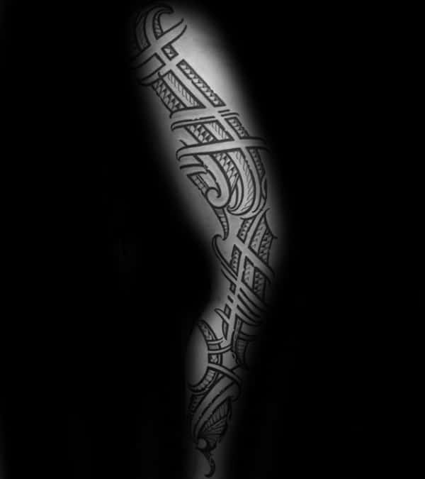 Male With Tribal Leg And Thigh Polynesian Tattoo