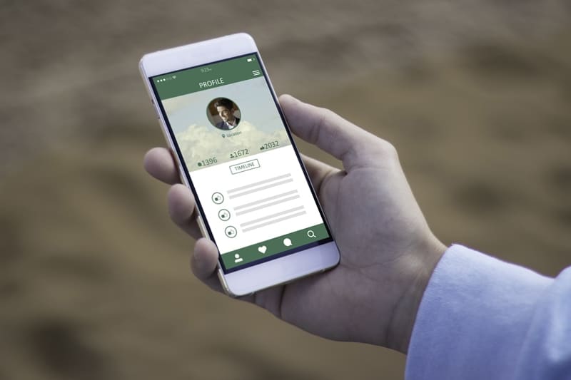 man creating a dating profile bio