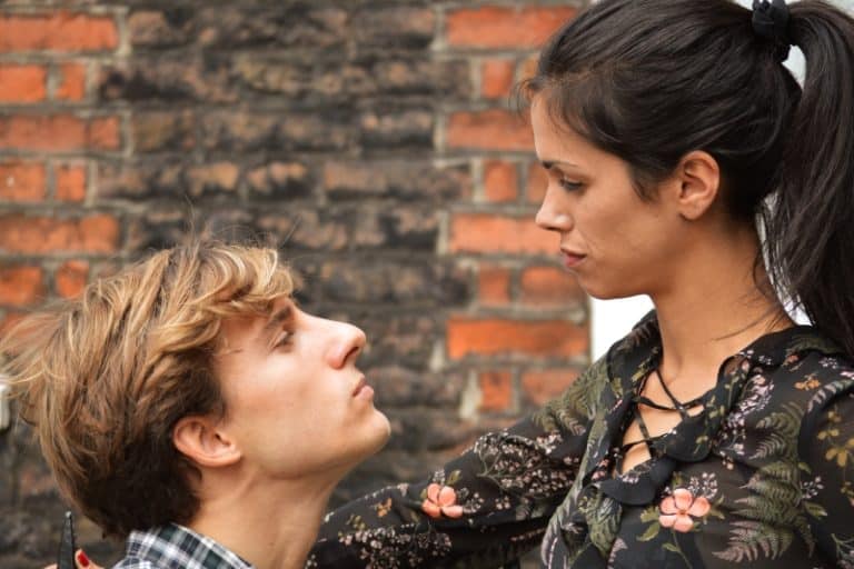 man dating a tall woman