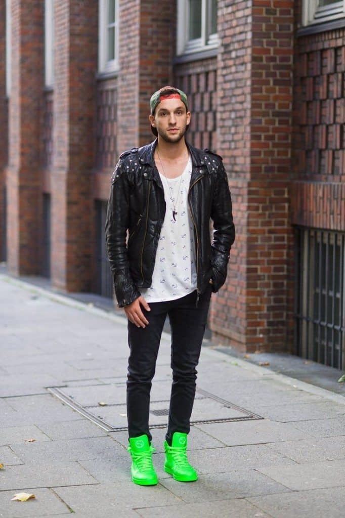 With his bright shoes the focus of his outfit, this man is rocking the neon trend perfectly