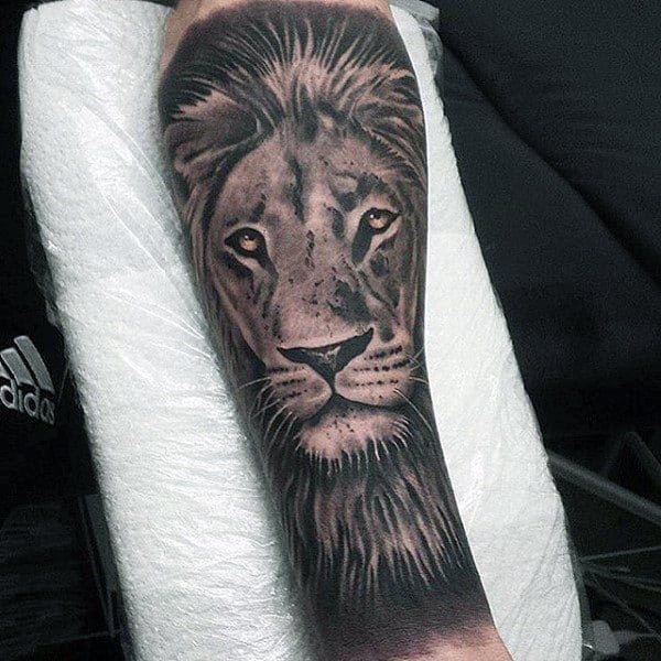 Man Wiht Cool Inner Forearm Sleeve Lion Tattoo