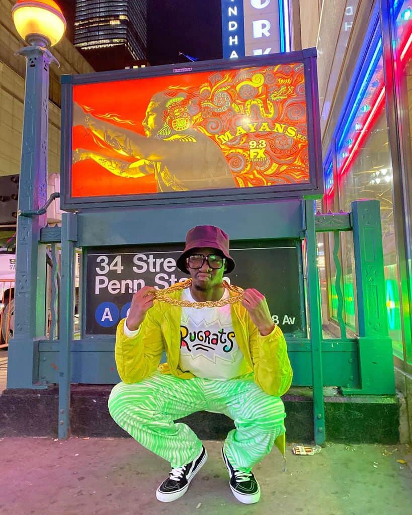 Manhattan Yc 90s Party Fashion