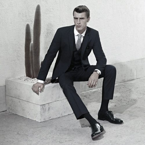 Masculine Black Suit Style Ideas For Men