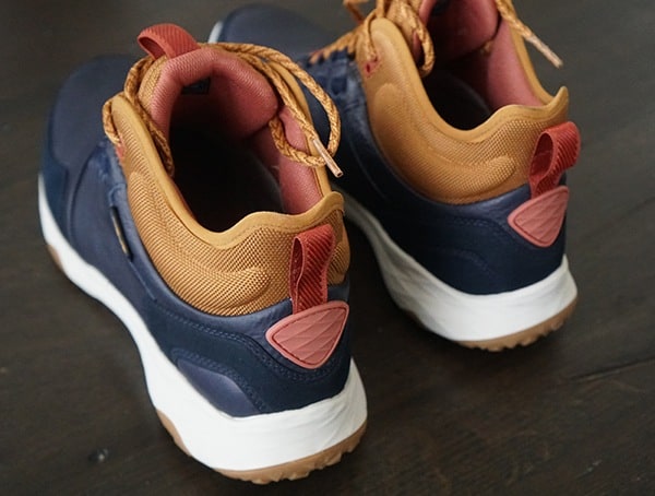 Mens Arrowood 2 Mid Wp Boots Heel Detail