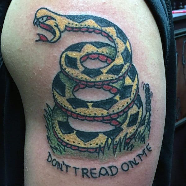 Mens Dont Tread On Me Text And Coiled Rattlesnake Upperarm Tattoo