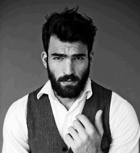 Men's Messy Hair Look