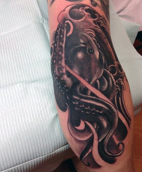 Men's Octopus Arm Tattoo