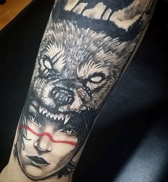 Men's Old School Wolf Tattoo