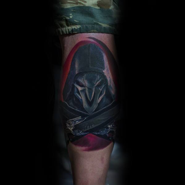 Dark and detailed tattoo of Reaper from Overwatch with crossed shotguns and red background, placed on the back of the knee.