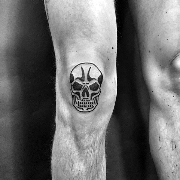Mens Simple Skull Black Ink Knee Tattoo