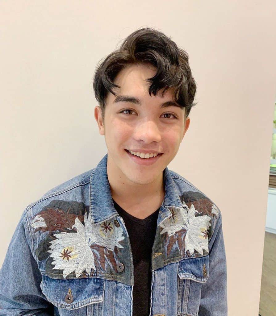 Mens Wavy Hair Style