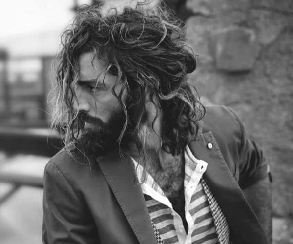 Messy Hairstyle For Long Face Men