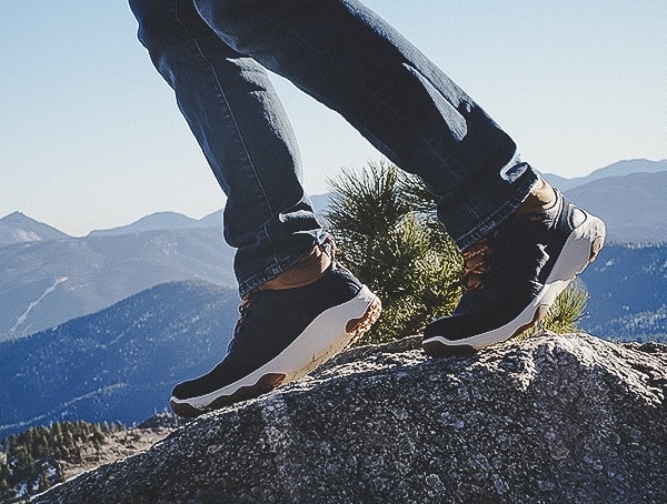 Midnight Navy Mens Arrowood 2 Mid Waterproof Shoes Review