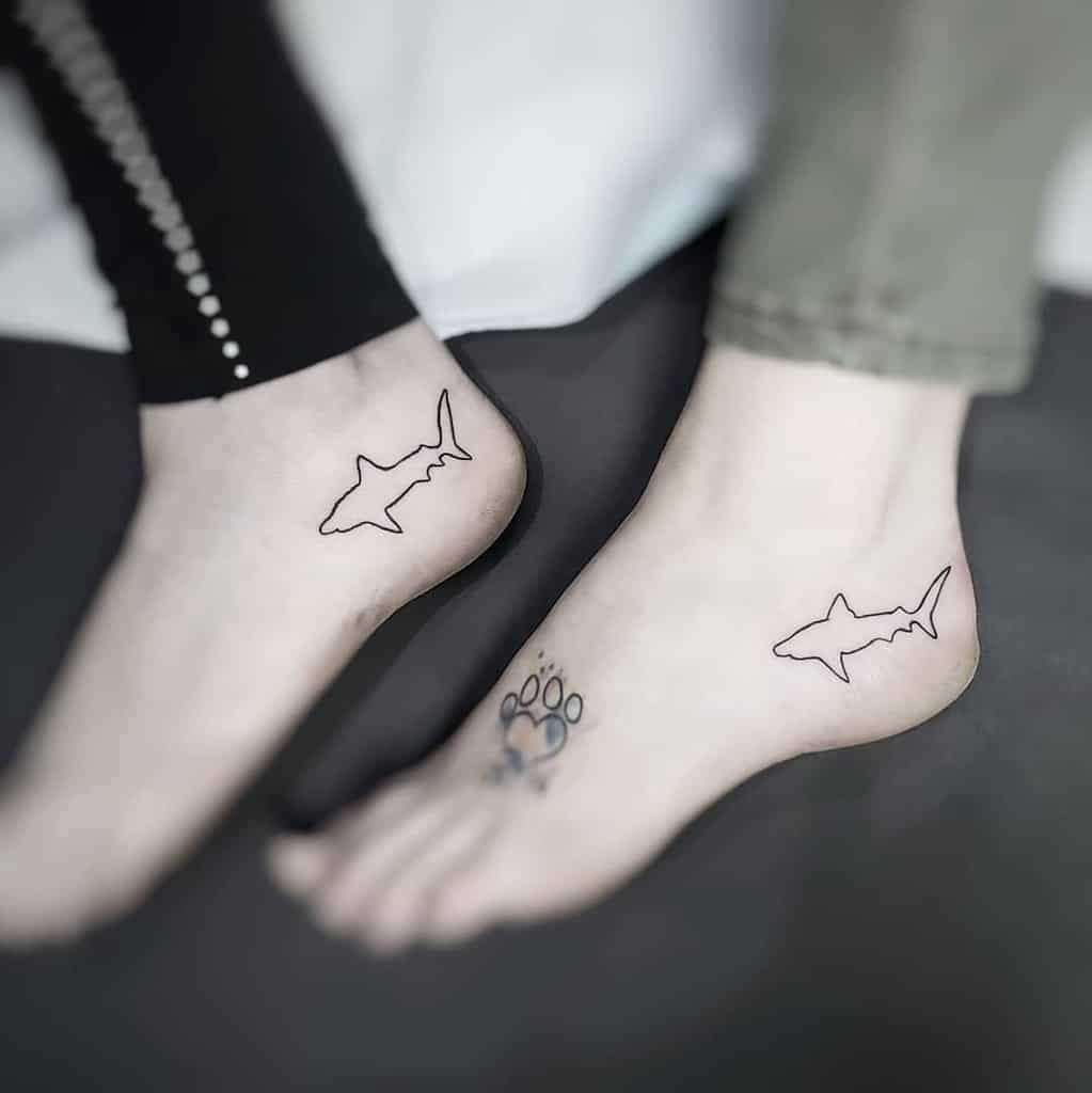 minimal-shark-bestfriend-tattoo-minimaidtattoos