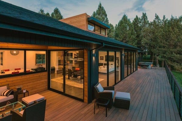 enclosed indoor deck