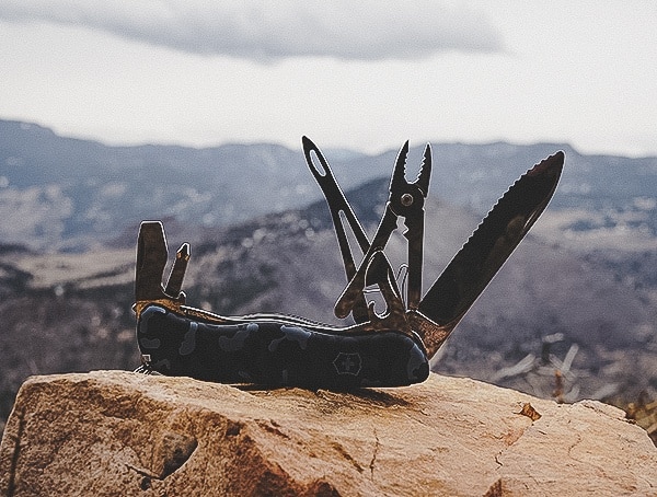 Mountain Review Victorinox Skipper Navy Camouflage Pocket Knives