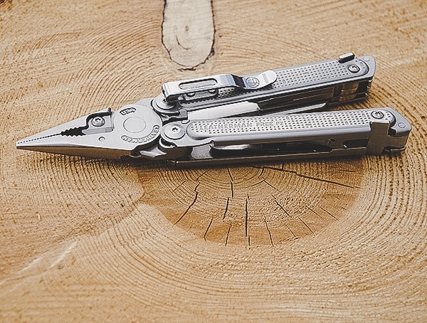 Multi Tool Reviews Leatherman Free P2