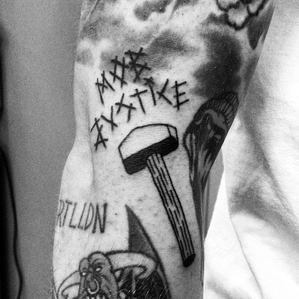 Old School Guys Hammer Tattoo Small Ideas