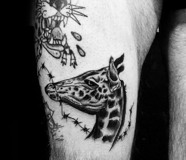 Old School Traditional Guys Giraffe Thigh Tattoo