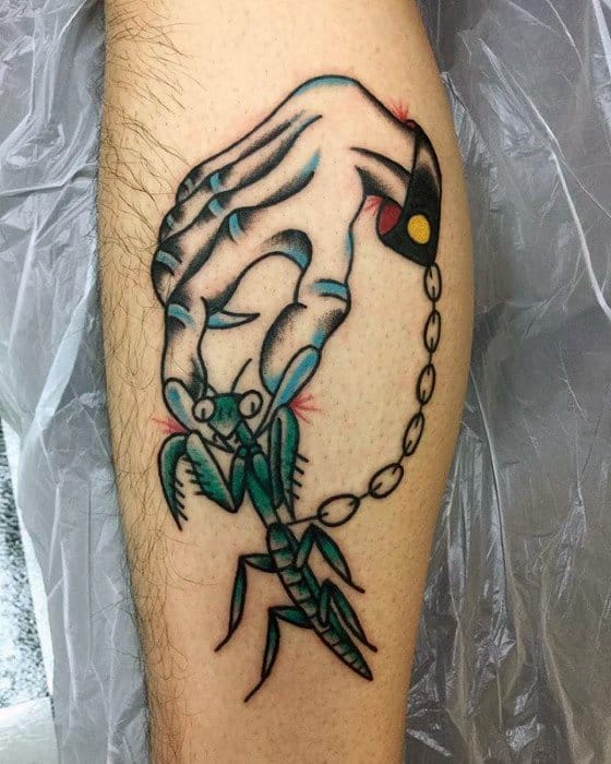 Old School Traditional Hand With Praying Mantis Mens Tattoo Designs