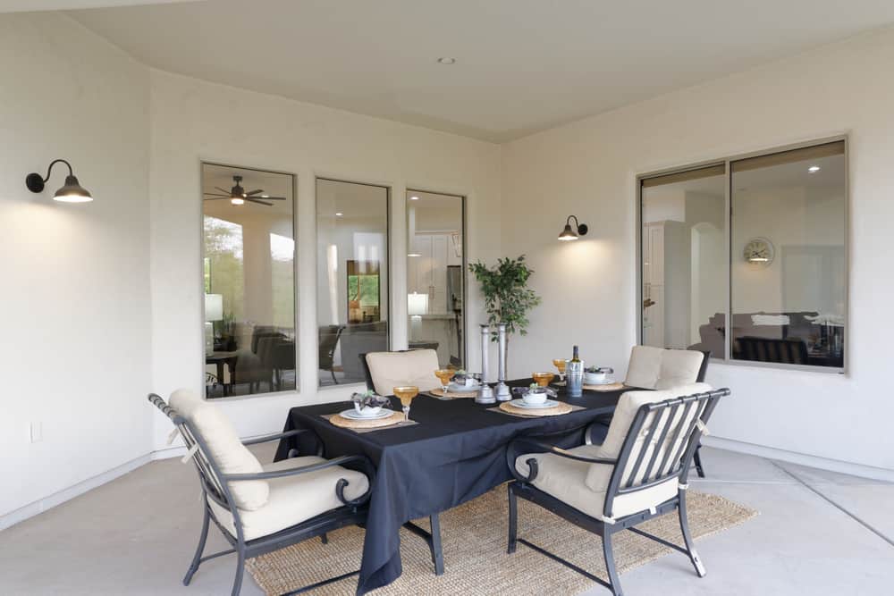 outdoor enclosed patio table and chairs 